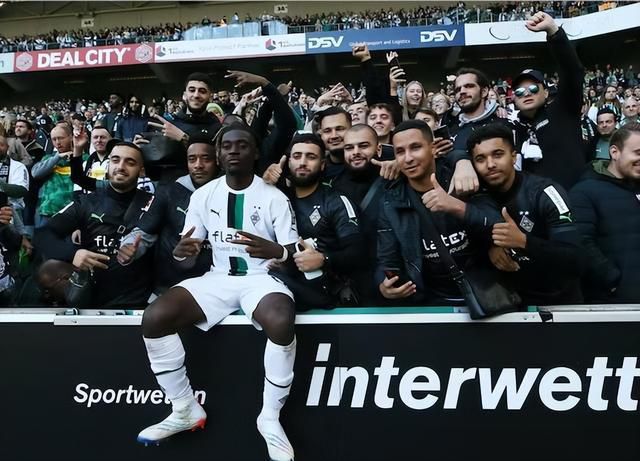英媒footballtransfers的独家报道，阿森纳不会再继续尝试引进奥斯梅恩，而切尔西会继续尝试引进奥斯梅恩。